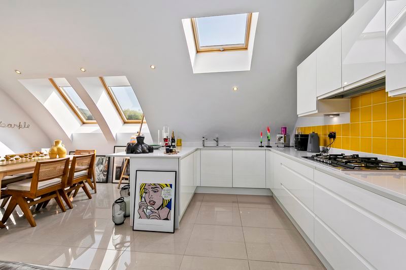 Property photo 2 of 19 Kitchen Dining Area