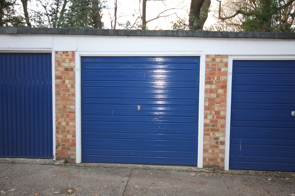 Property photo 1 of 2