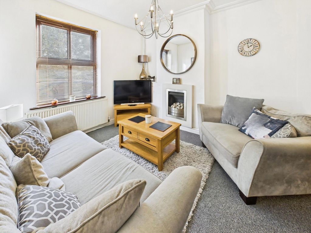 Property photo 2 of 25