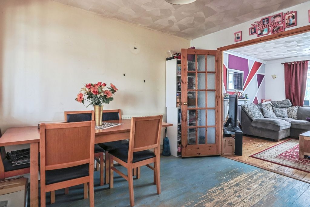 Property photo 3 of 15 Pbox-Img.Jpg
