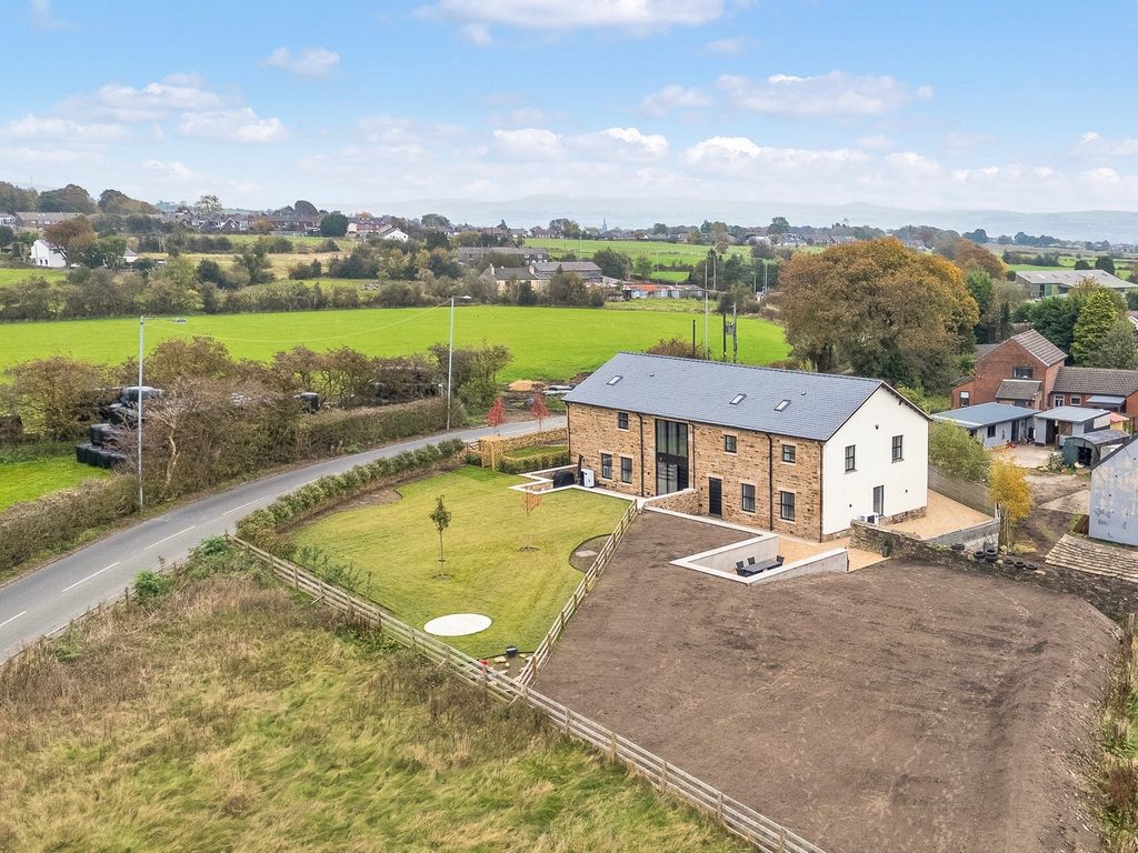 Property photo 1 of 58 Photograph 71