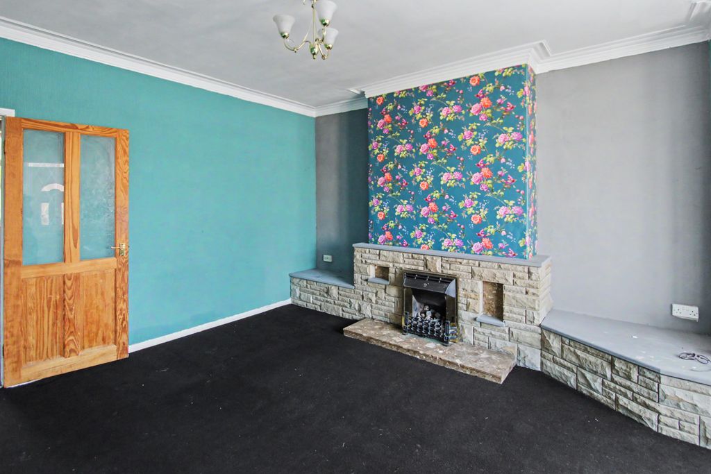 Property photo 2 of 17 26 High Street, Shafton, Barnsley, South Yorkshire S72 8Qb
