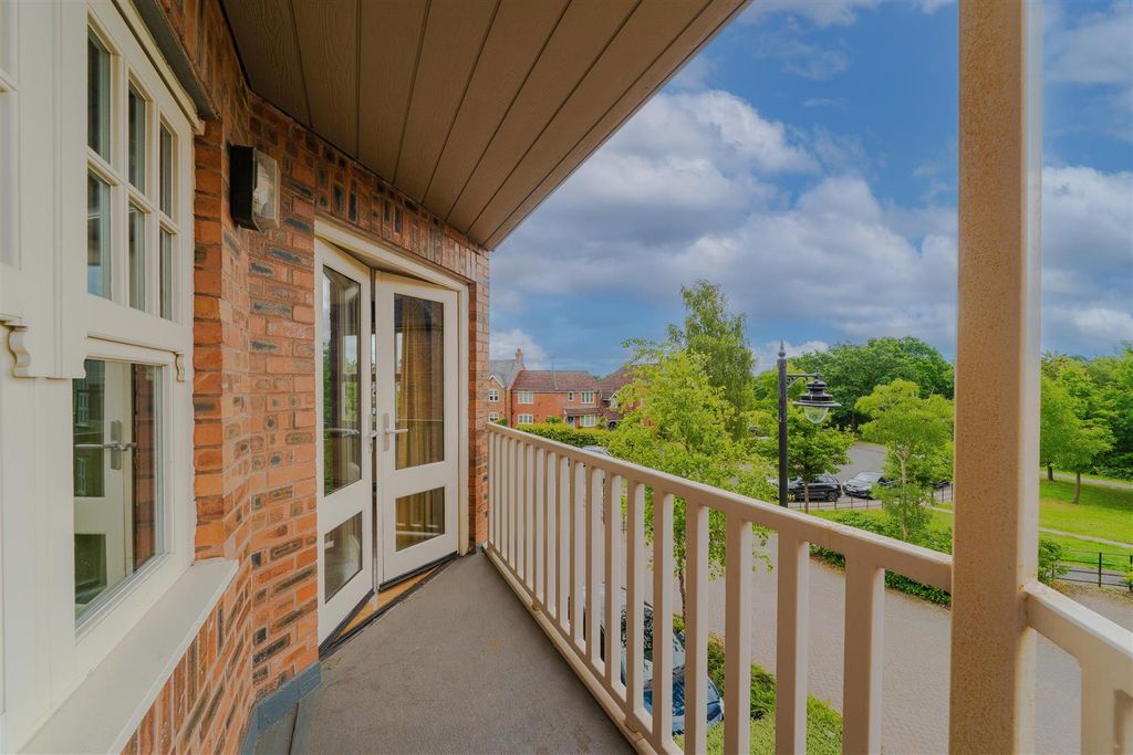 Property photo 3 of 16 Balcony