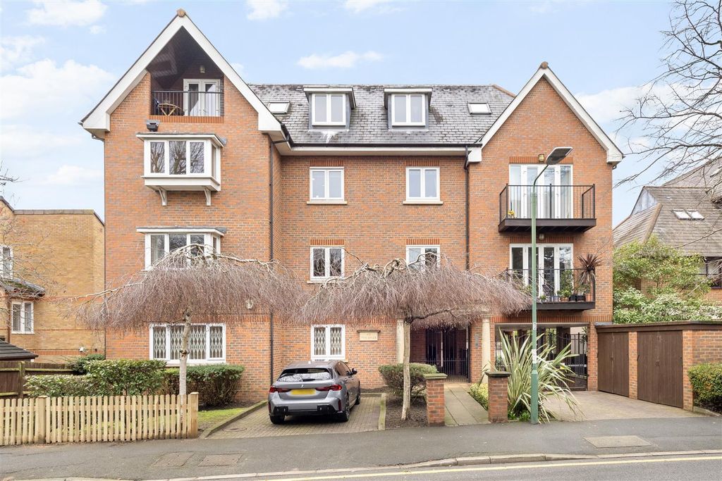 Property photo 1 of 14 The Briar Flat 10 14688 02 02 26-002.Jpg