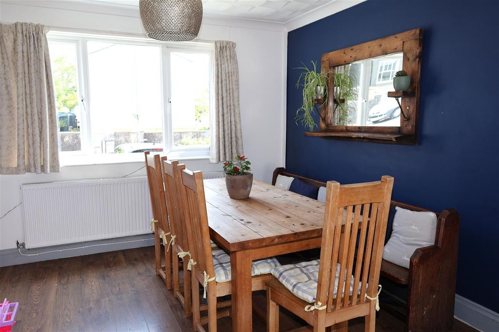 Property photo 3 of 10 Dining Room