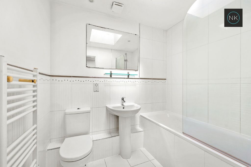 Property photo 2 of 15 5162404