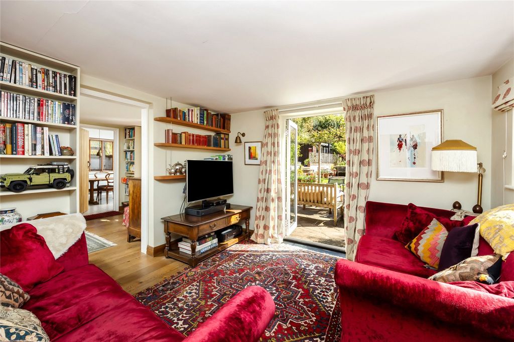 Property photo 2 of 23 Snug