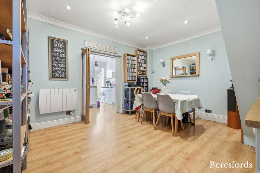 Property photo 3 of 24 Picture No. 10