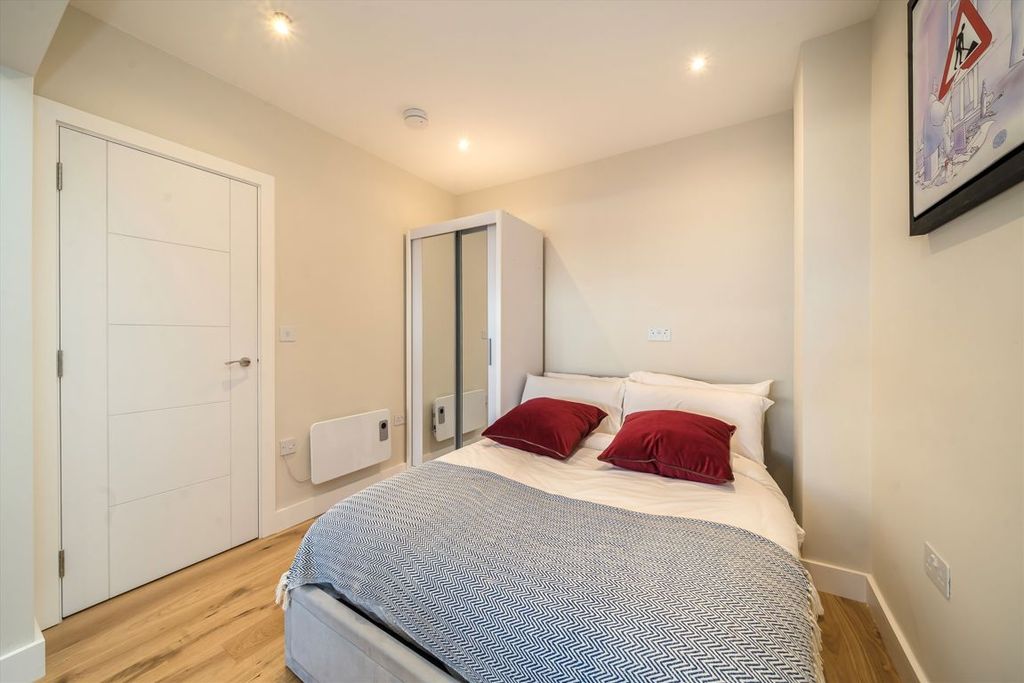 Property photo 3 of 5