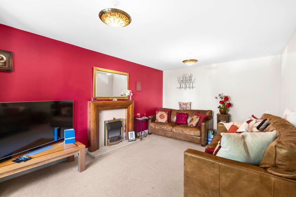 Property photo 3 of 27