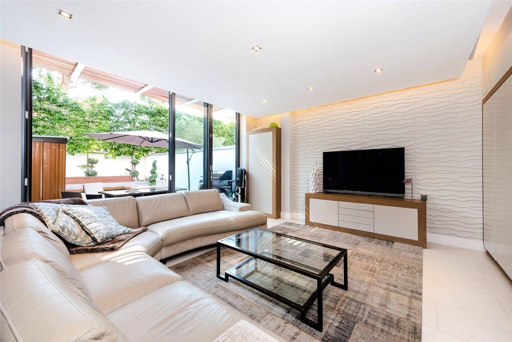 Property photo 1 of 17 Picture No. 09