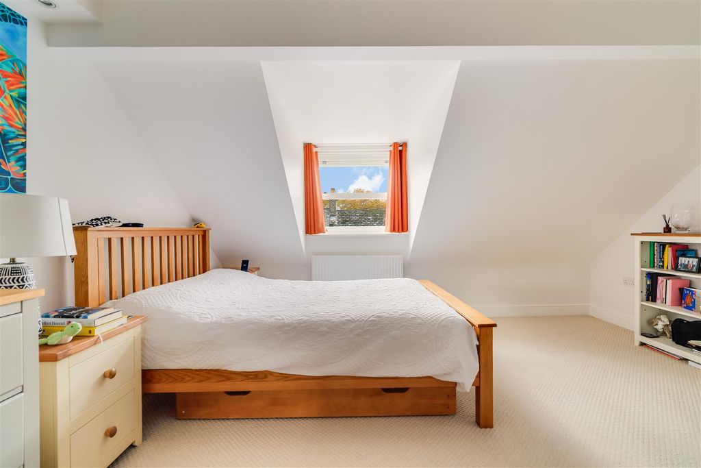 Property photo 3 of 15 Img (2).Jpg