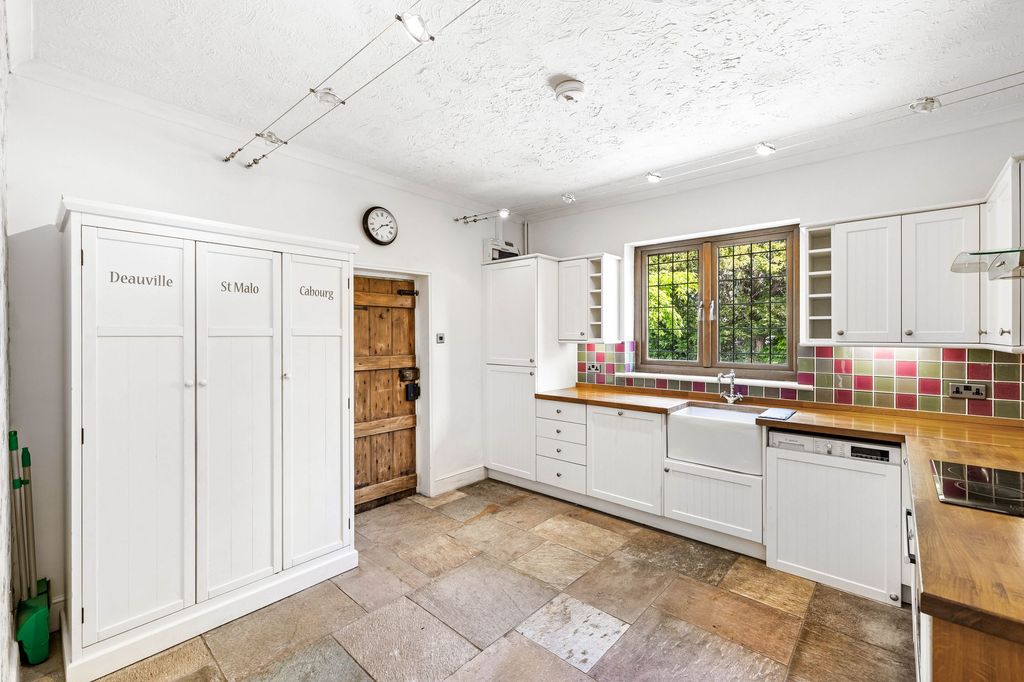 Property photo 2 of 14