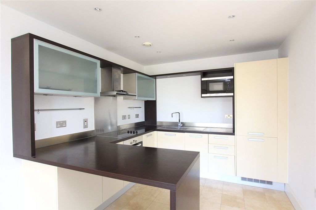 Property photo 2 of 7 Picture No. 11