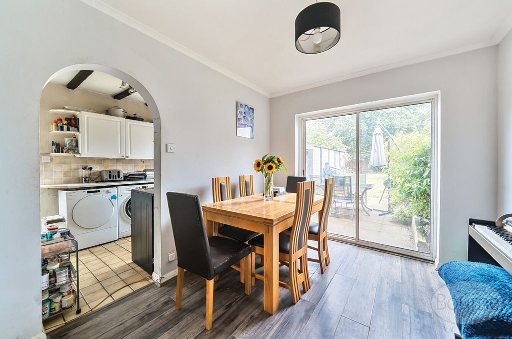 Property photo 2 of 10 9c5E36E2-d627-48A...