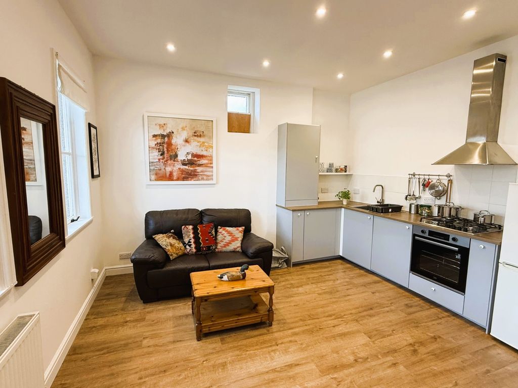 Property photo 2 of 9 Photo 2