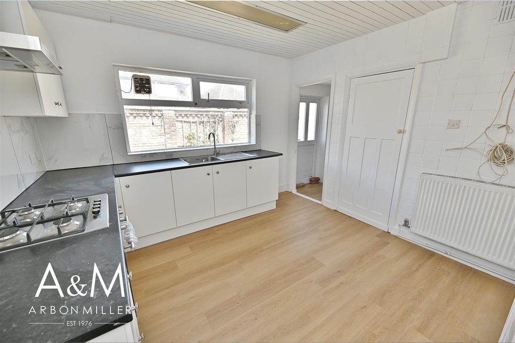 Property photo 2 of 16 Kitchen