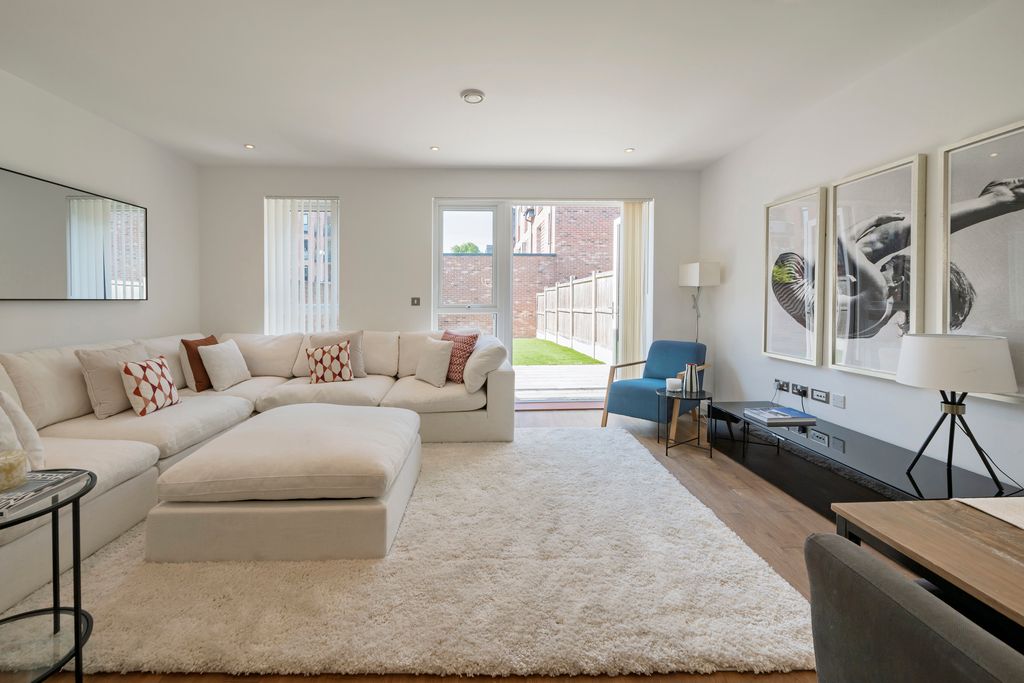 Property photo 1 of 13 10 Bruin-4835.Jpg