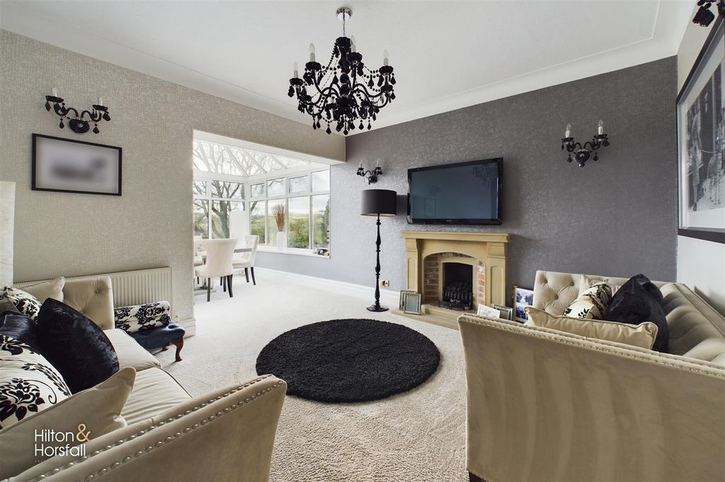 Property photo 2 of 27 Wyndcliffe