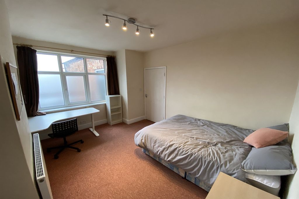 Property photo 1 of 14 (Main)