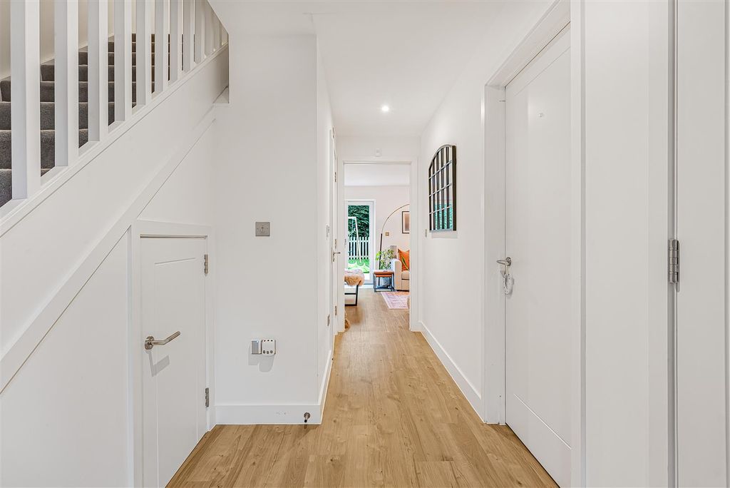 Property photo 3 of 32 34_72616.Jpg