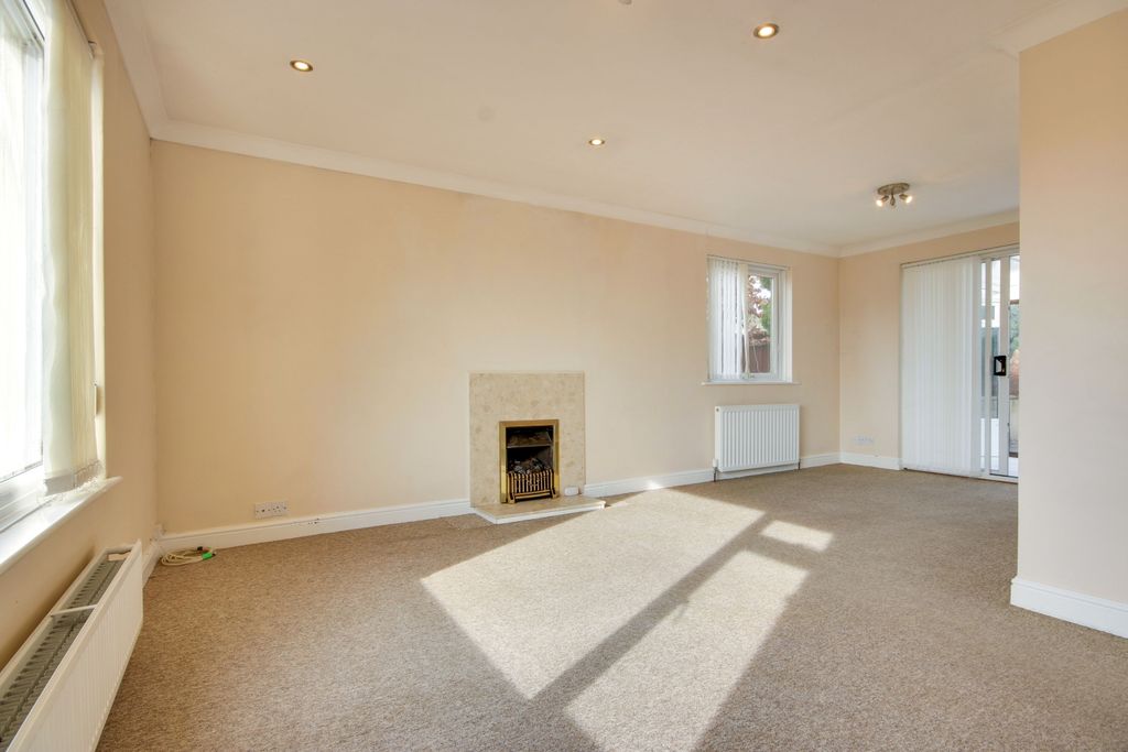 Property photo 2 of 13 Img_4106-Img_4108