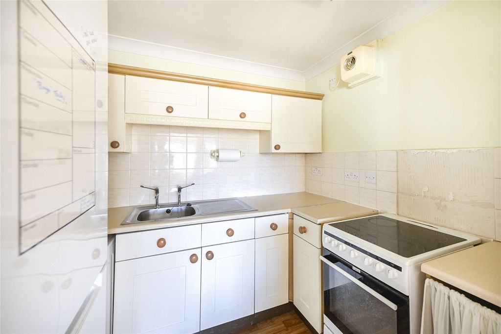 Property photo 2 of 12 Kitchen