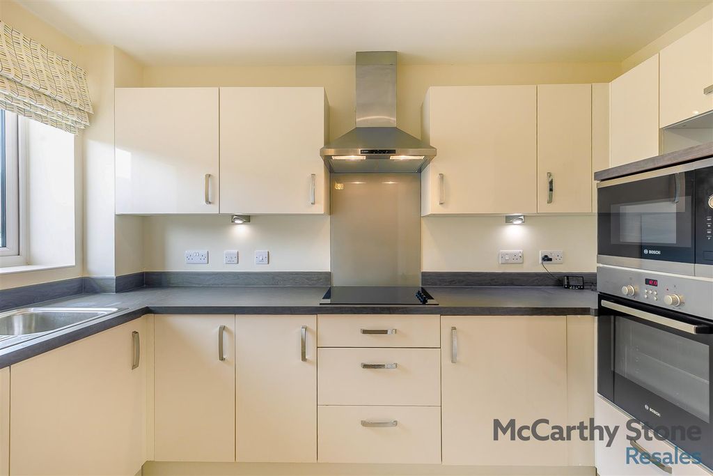 Property photo 3 of 10 8659262-Interior05.Jpg