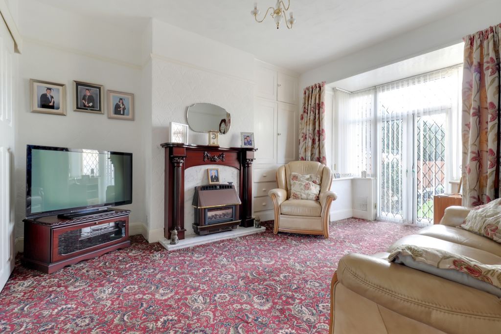 Property photo 3 of 22 3- Rob Hammond Ewemove Pontefract