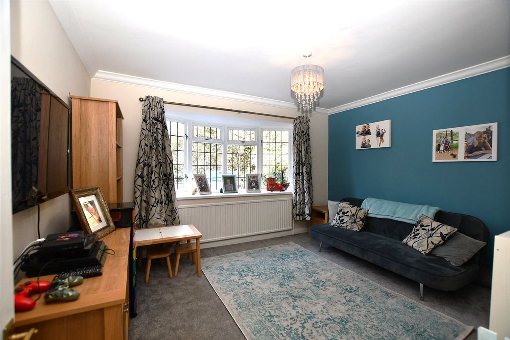 Additional image 11 of 6 bed detached house for saleNine Mile Ride, Wokingham, Berkshire RG40