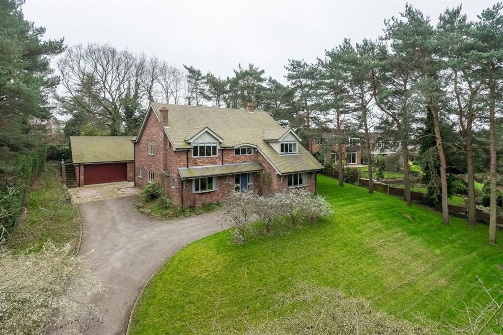 Property photo 1 of 32