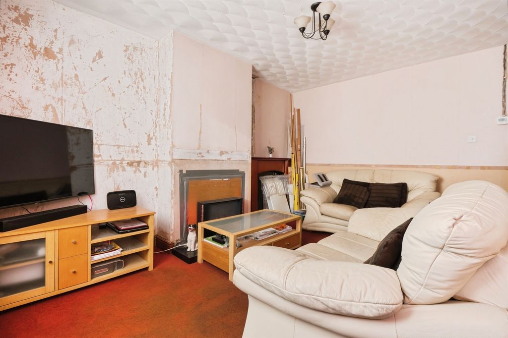 Property photo 3 of 13