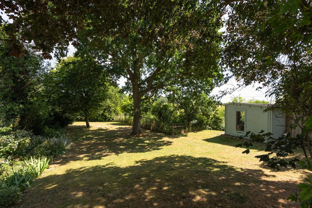 Property photo 3 of 32