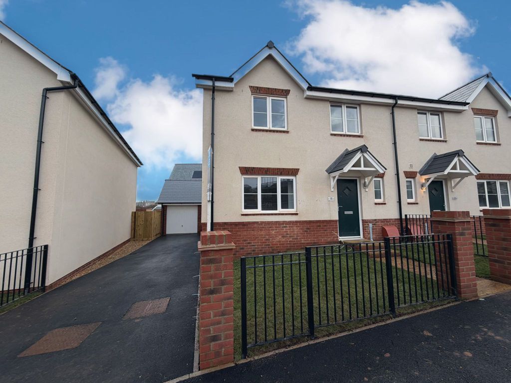 Property photo 1 of 16 ee3E80Fa-9Fb4-49Ff-886B-0Febcb35F23F