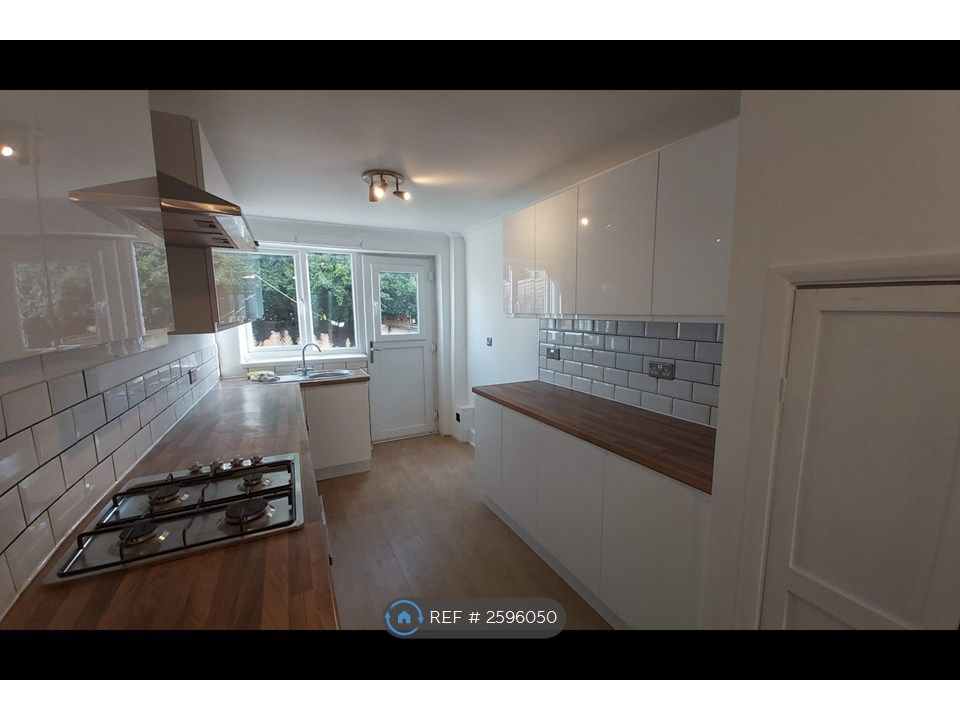 Property photo 2 of 12 New Kitchen