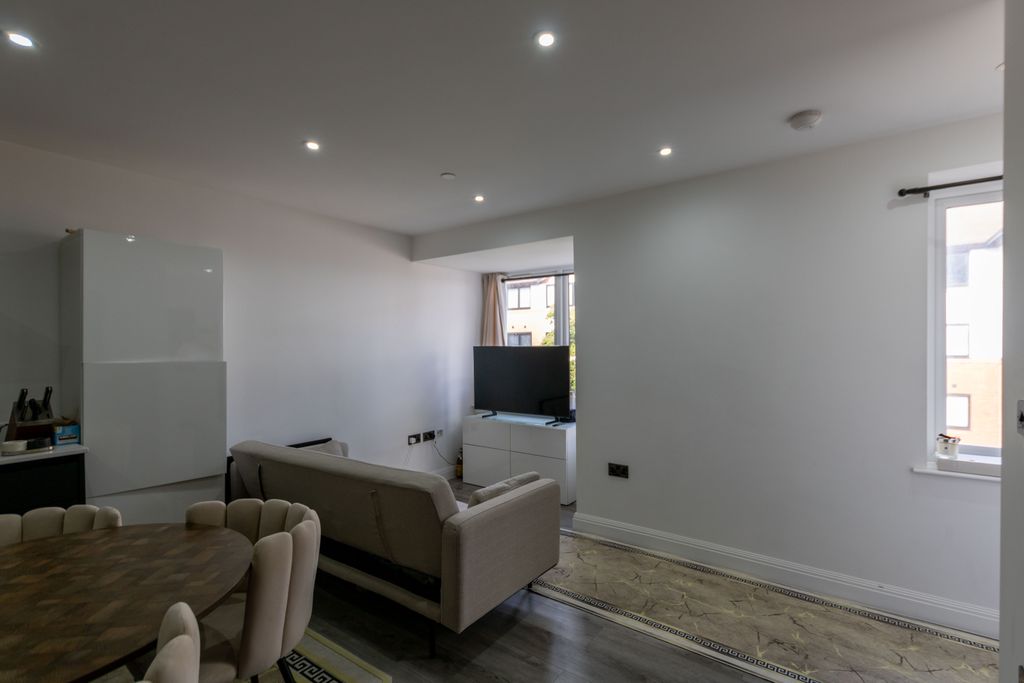 Property photo 2 of 6 Img_8528_1