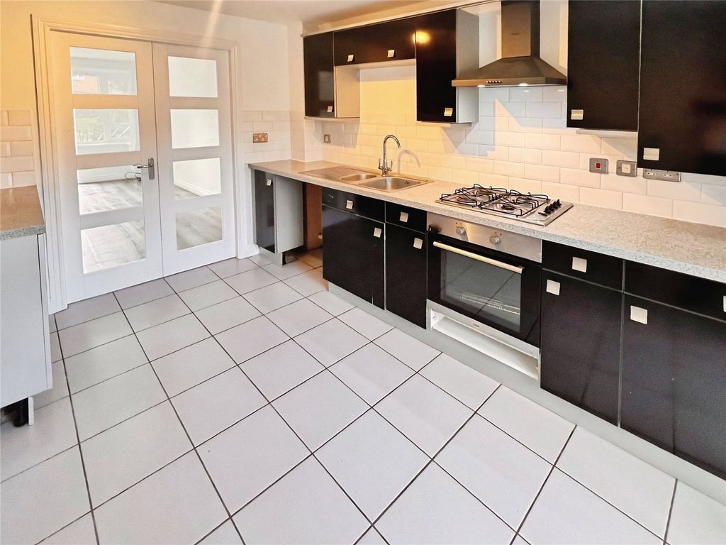 Property photo 3 of 13 Kitchen