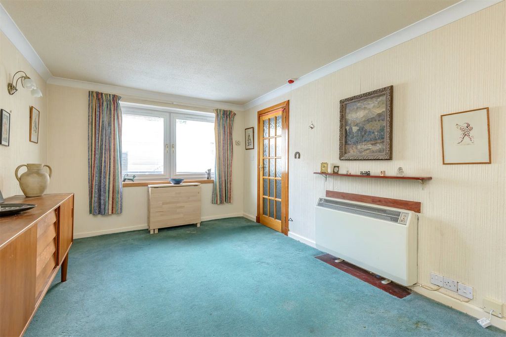 Property photo 3 of 19 Picture No. 02