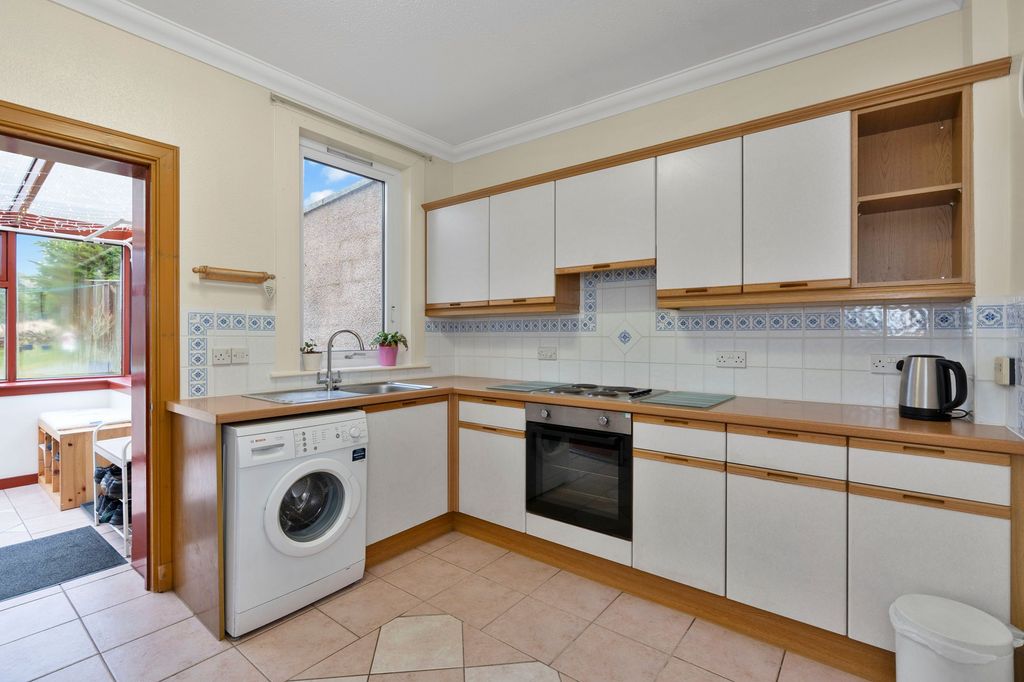 Property photo 3 of 28 Kitchen