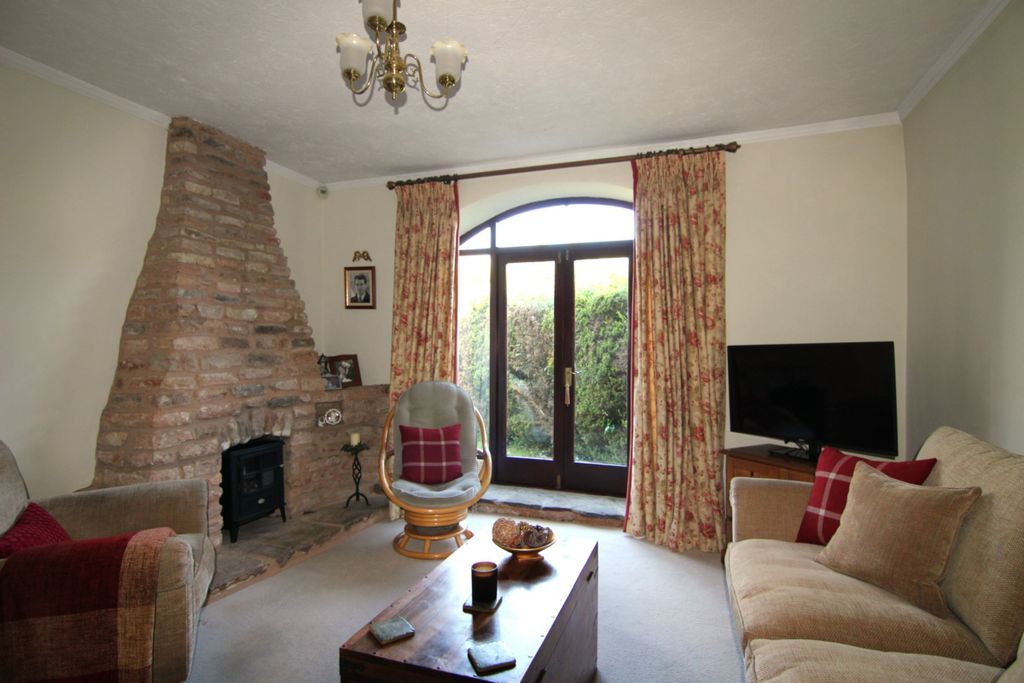Property photo 3 of 11