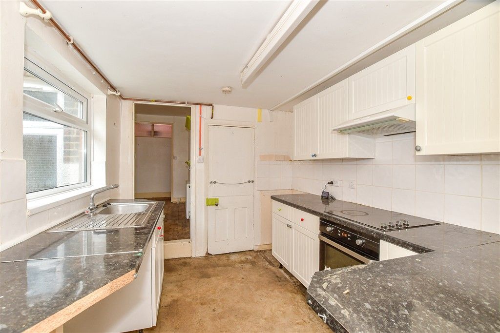Property photo 2 of 9 Kitchen