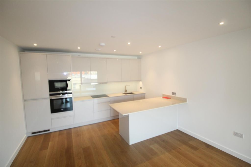 Property photo 2 of 11 Kitchen