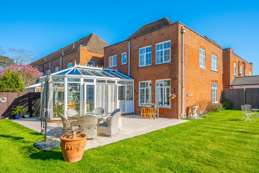 Property photo 1 of 22