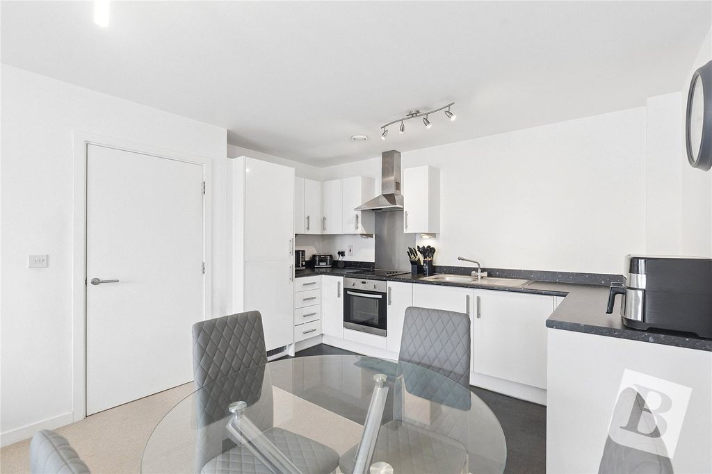 Property photo 2 of 6 Kitchen/Lounge/Diner