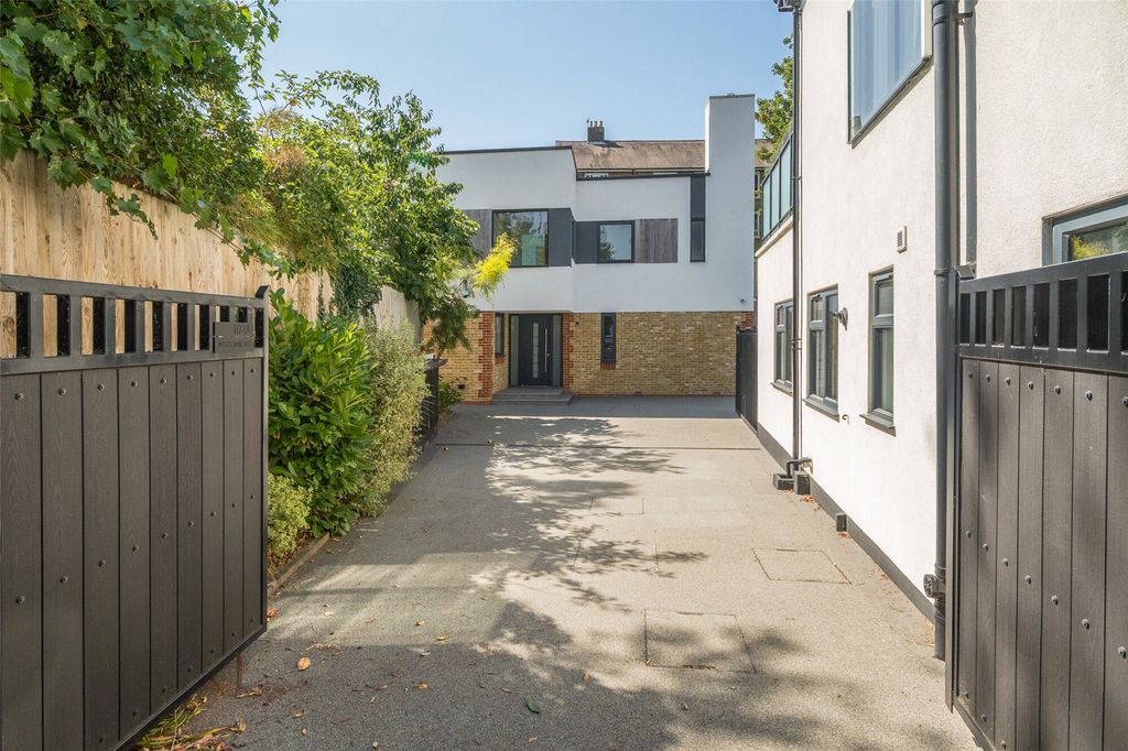 Property photo 1 of 22 Picture No. 12