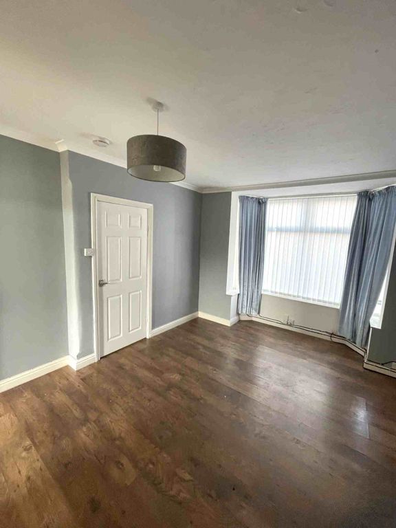 Property photo 3 of 8