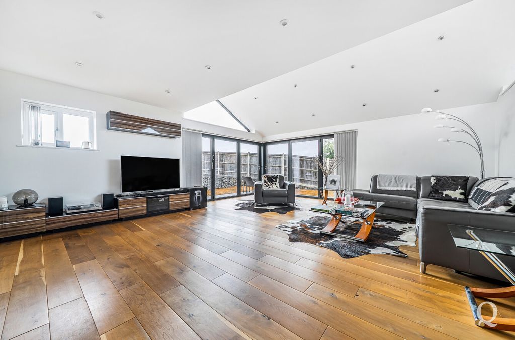 Property photo 2 of 30 62Db3d9F-31Bc-46B...