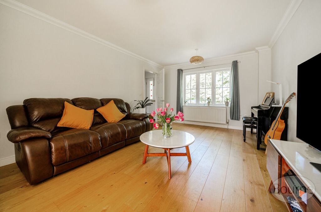 Property photo 2 of 22 97Eaa643-A449-451...