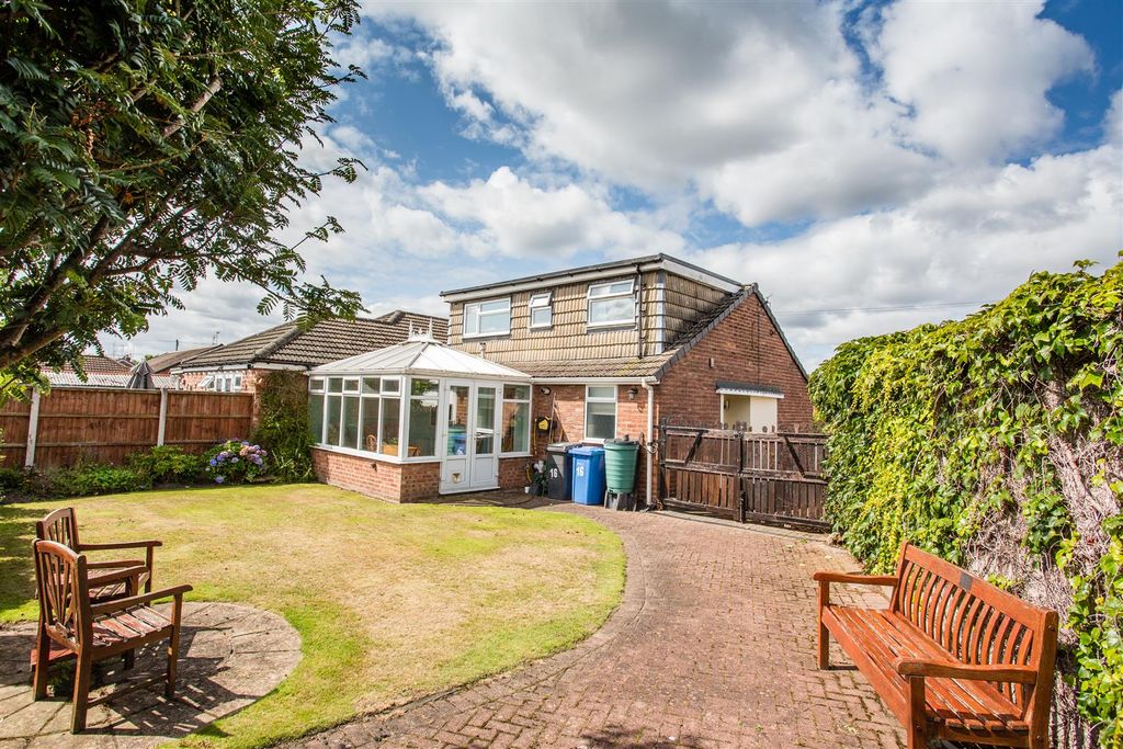 Property photo 2 of 23