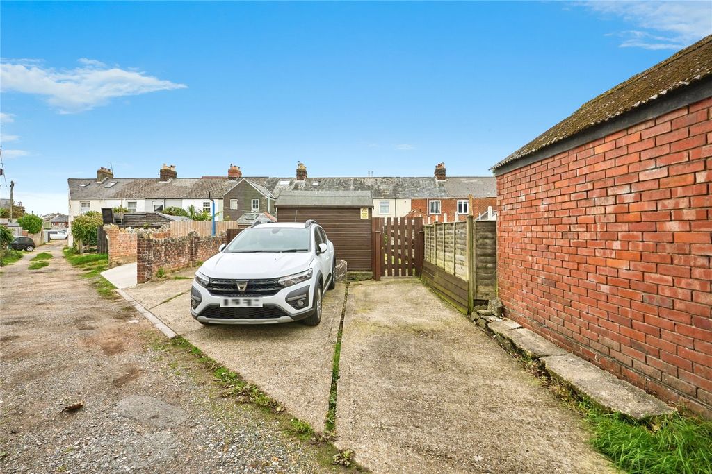 Property photo 2 of 14 Parking